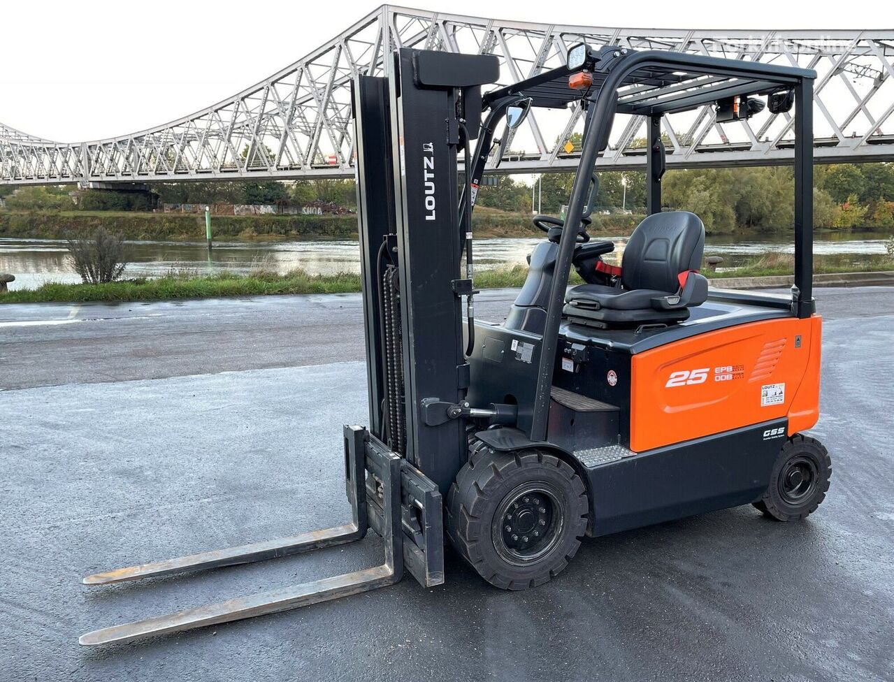 Doosan B25X-7 diesel forklift