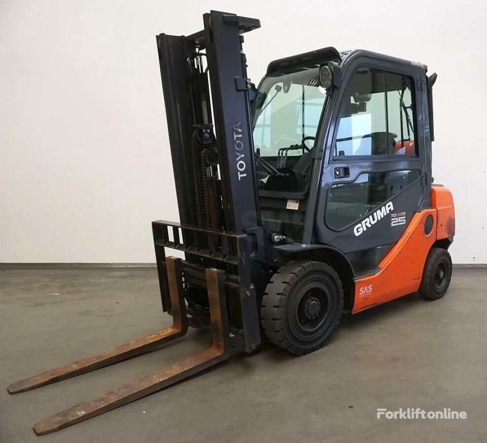 Toyota 02-8FGF25 diesel forklift