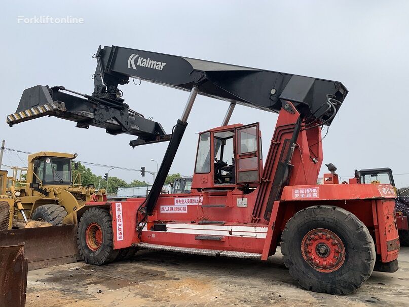 Kalmar DRD420 reach stacker