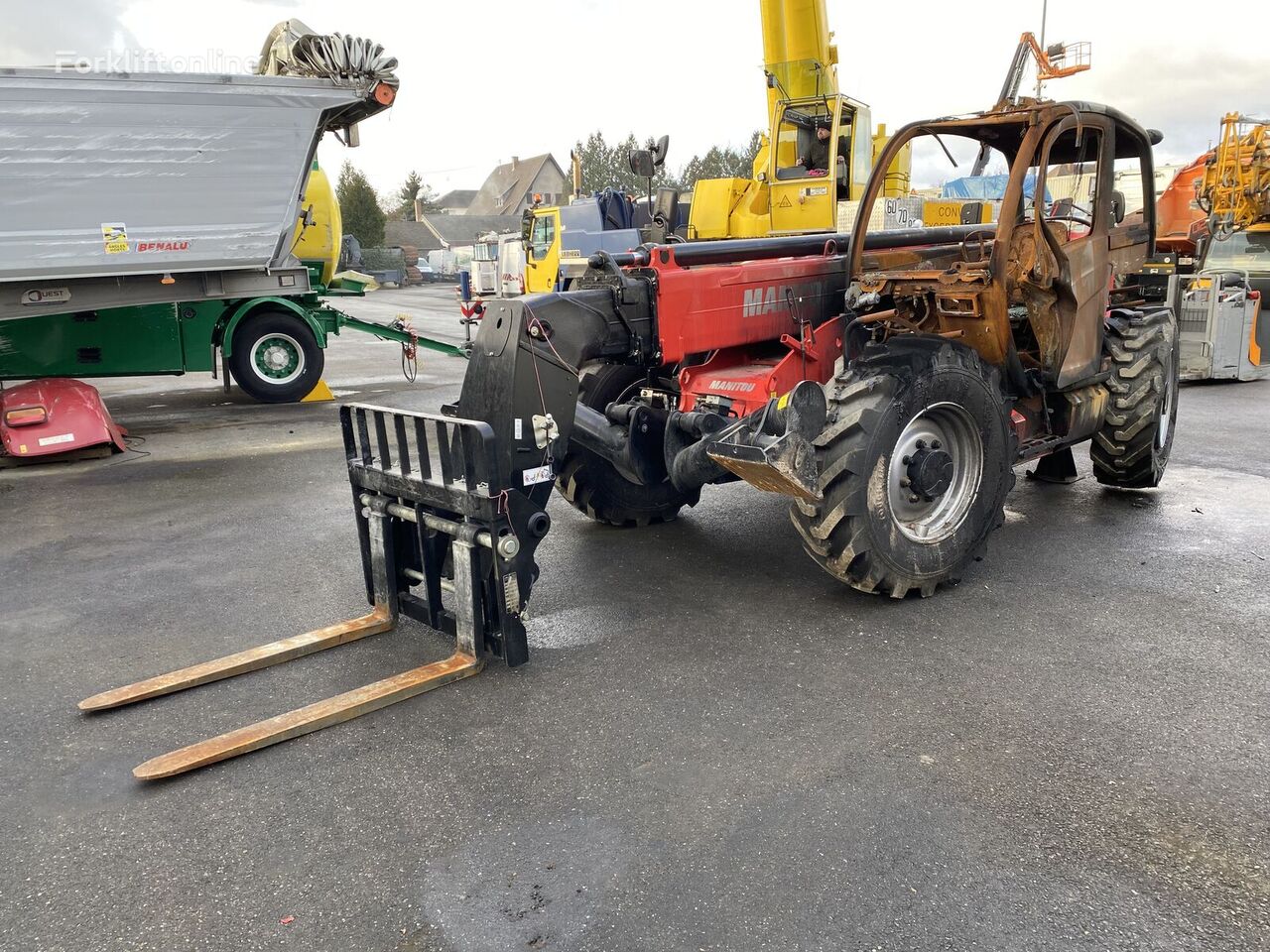 damaged Manitou MT 1335 STv READY telehandler